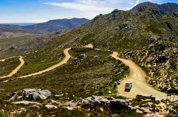 Garden Route Tours Karoo Garden Route Tour   Klein Karoo Swartberg Pass 590x390 